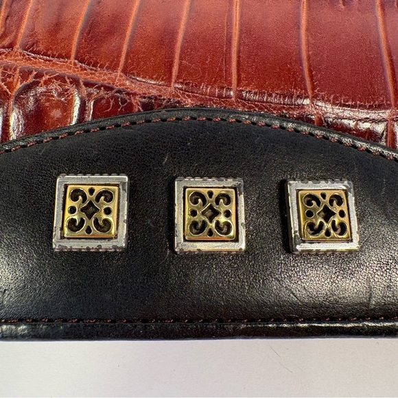 Elegant Croc-Embossed Crossbody Silver Chain Strap Purse - Picture 11 of 12